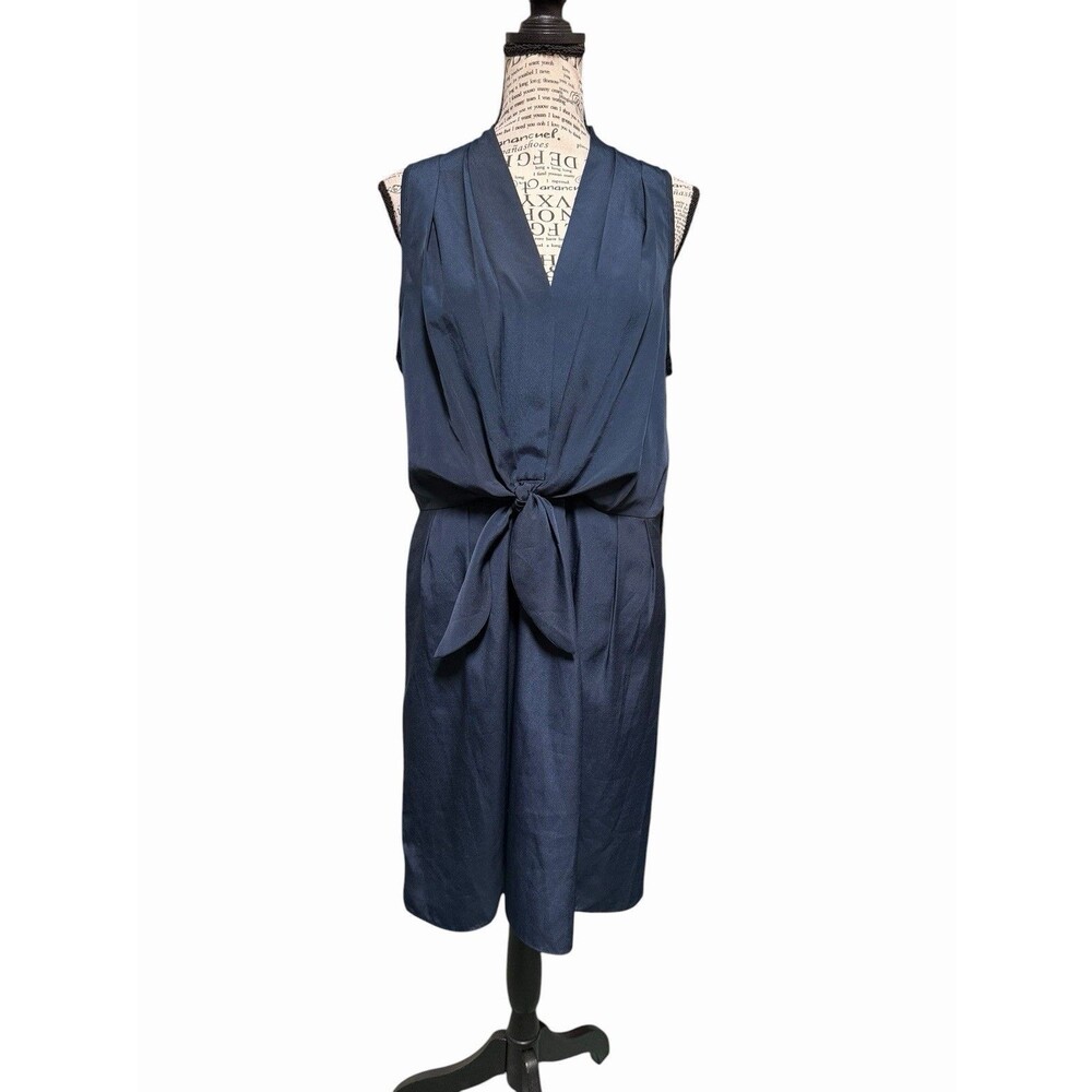 FELICITY & COCO Navy Deep V-neck  Front Tie  DRESS size Large Classic Vacation
